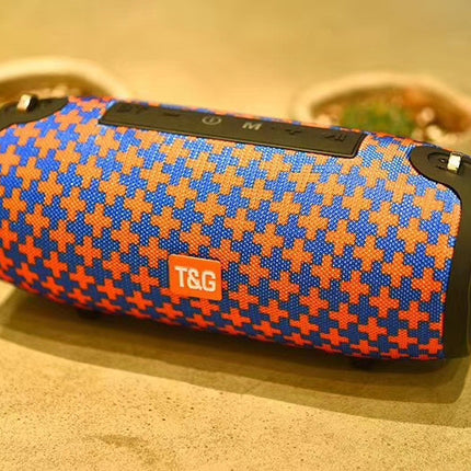 Cloth wireless bluetooth speaker