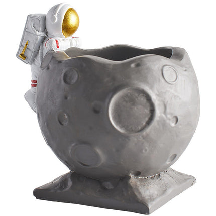 Space Capsule Astronaut Pen Holder – Minimal but Make It Cosmic 🚀🖤