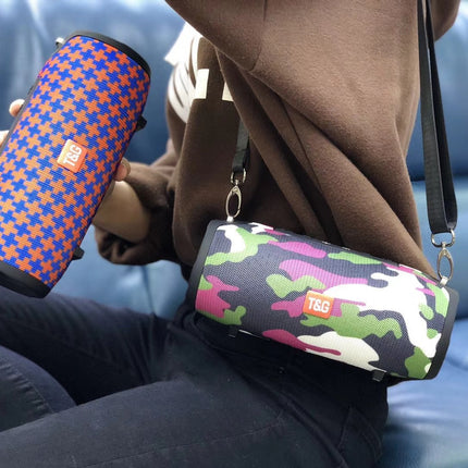 Cloth wireless bluetooth speaker