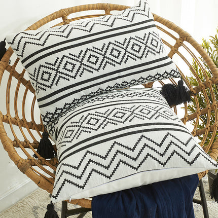 Tassel pillowcase – Trendy & Practical for Daily Living