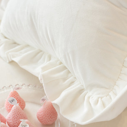 Nordic Style Tufted Cushion with 3D Geometric Patterns