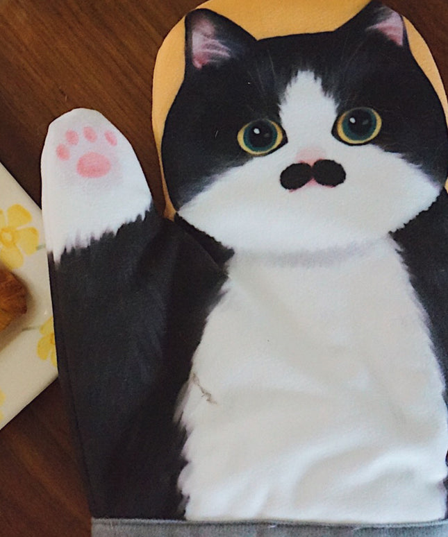 Cat Design Oven Gloves 🐾 – Black & White, Orange Tabby, or Tabby with White Belly