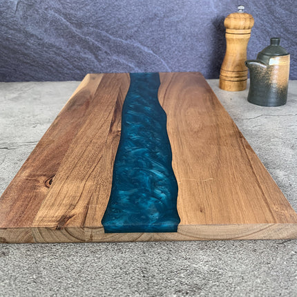 Solid Wood & Deep Blue Resin Chopping Board 🌊 – Acacia Mangium
