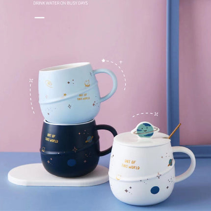 Planet & Stars Mug 🌌 – With Lid, 4 Colours