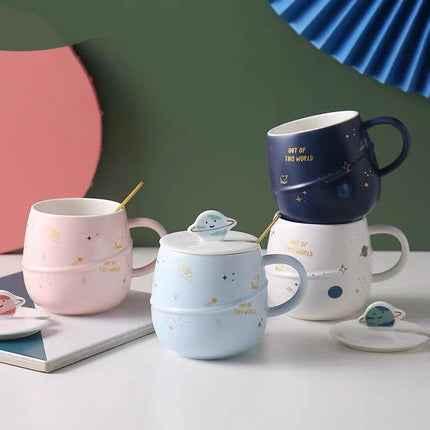 Planet & Stars Mug 🌌 – With Lid, 4 Colours