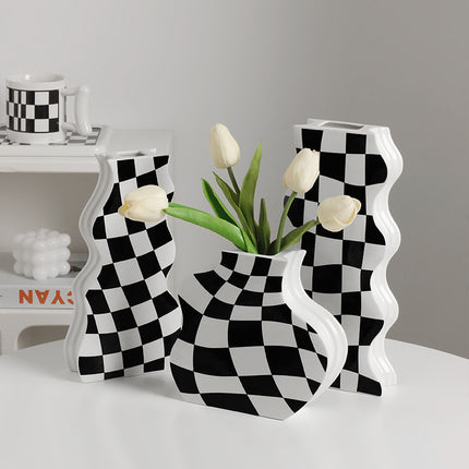 Checkerboard Ceramic Vase – Black & White Statement Décor