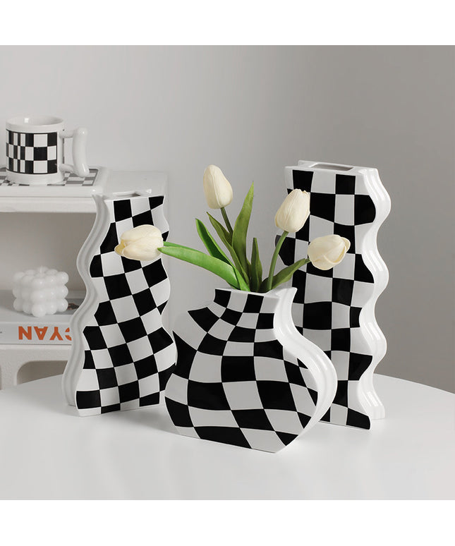 Checkerboard Ceramic Vase – Black & White Statement Décor