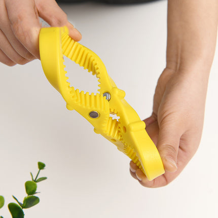 Magnetic Non-Slip Bottle Opener 💛 – Easy Grip, Fridge Storage