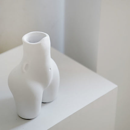 Nordic Female Form Vase – Minimalist Ceramic Body Sculpture