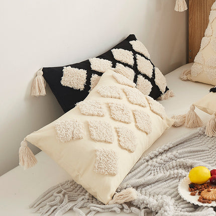 Black and White Diamond Pattern Tufted Cushion