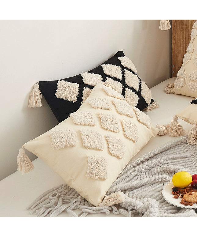 Black and White Diamond Pattern Tufted Cushion