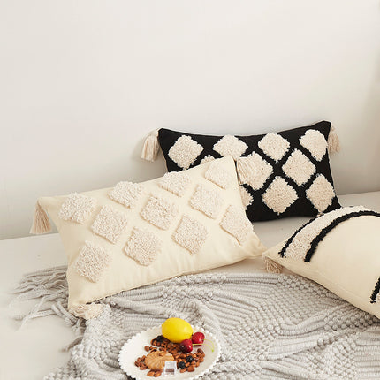 Black and White Diamond Pattern Tufted Cushion
