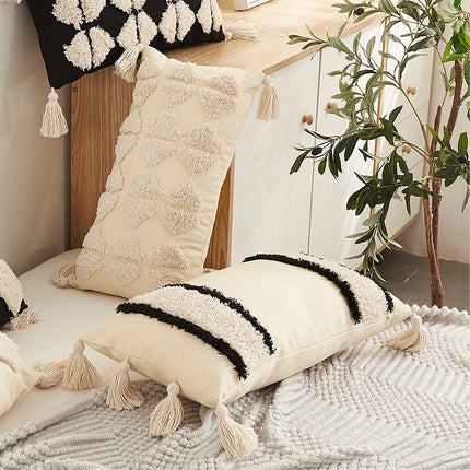 Black and White Diamond Pattern Tufted Cushion