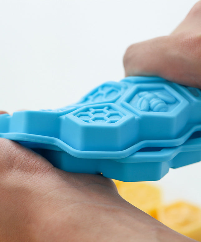 Honey Bee & Honeycomb Baking Mould 🐝 – Food Grade Silicone