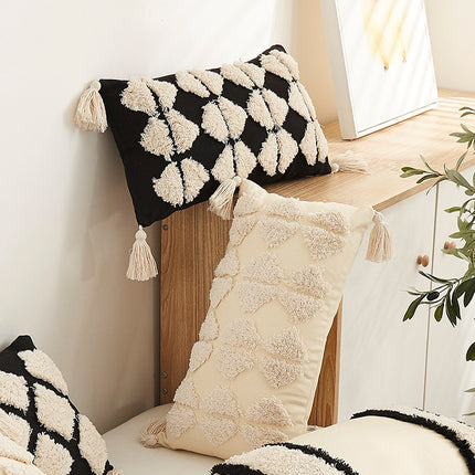 Black and White Diamond Pattern Tufted Cushion