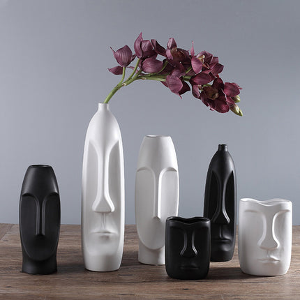 Tall Abstract Face Vase – Nordic Sculptural Ceramic Statement