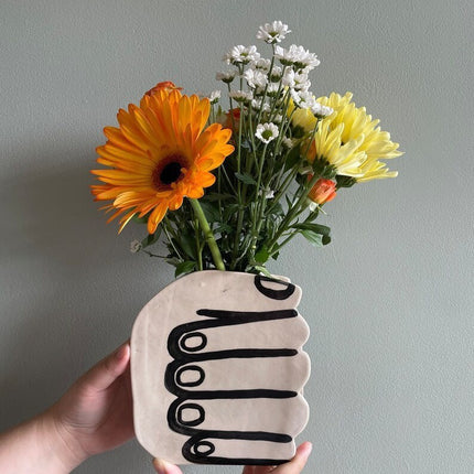 Hand Vase Sculpture – Creative Flower-Holding Illusion Décor