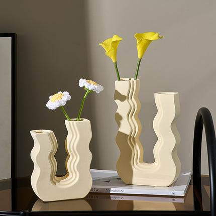 U-Shaped Ceramic Vase | Cream Style Minimalist Décor