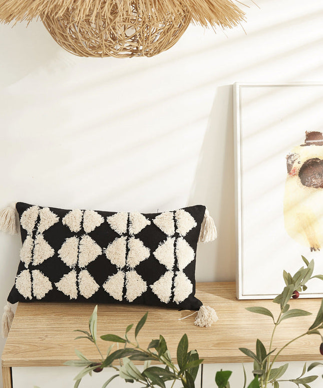 Black and White Diamond Pattern Tufted Cushion