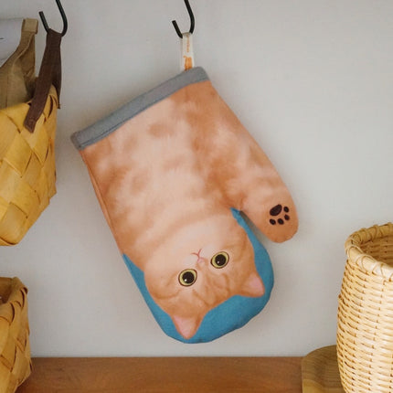 Cat Design Oven Gloves 🐾 – Black & White, Orange Tabby, or Tabby with White Belly