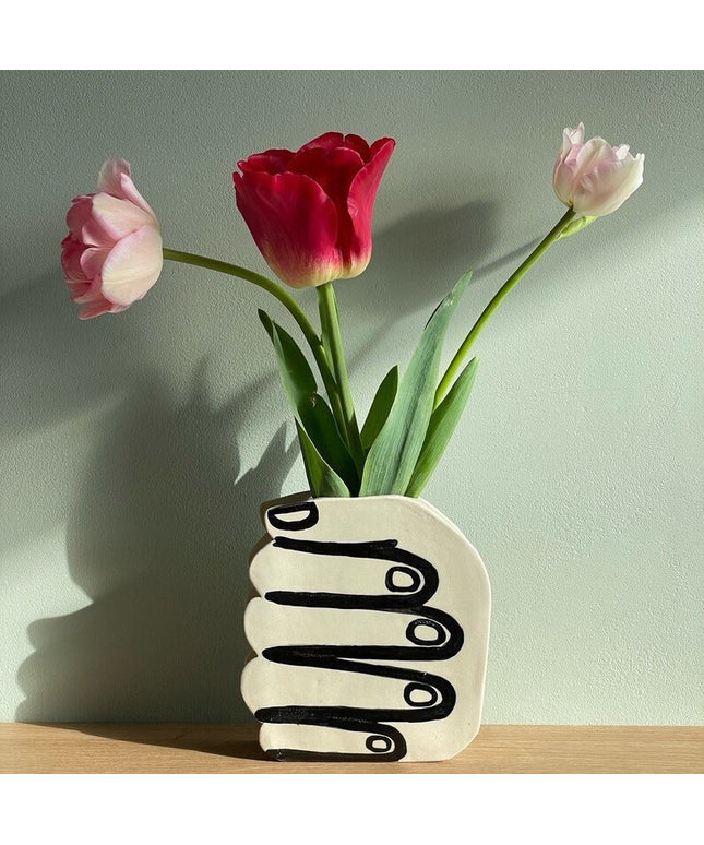 Hand Vase Sculpture – Creative Flower-Holding Illusion Décor
