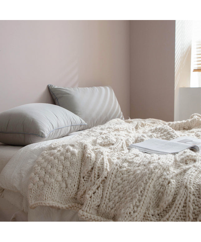 Hand-Woven Thick Wool Blanket – Cream Textured Acrylic Throw, 120x150cm