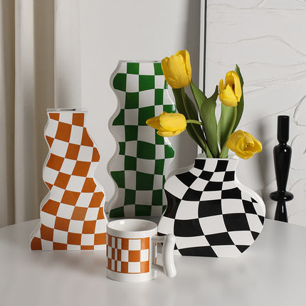 Checkerboard Ceramic Vase – Black & White Statement Décor