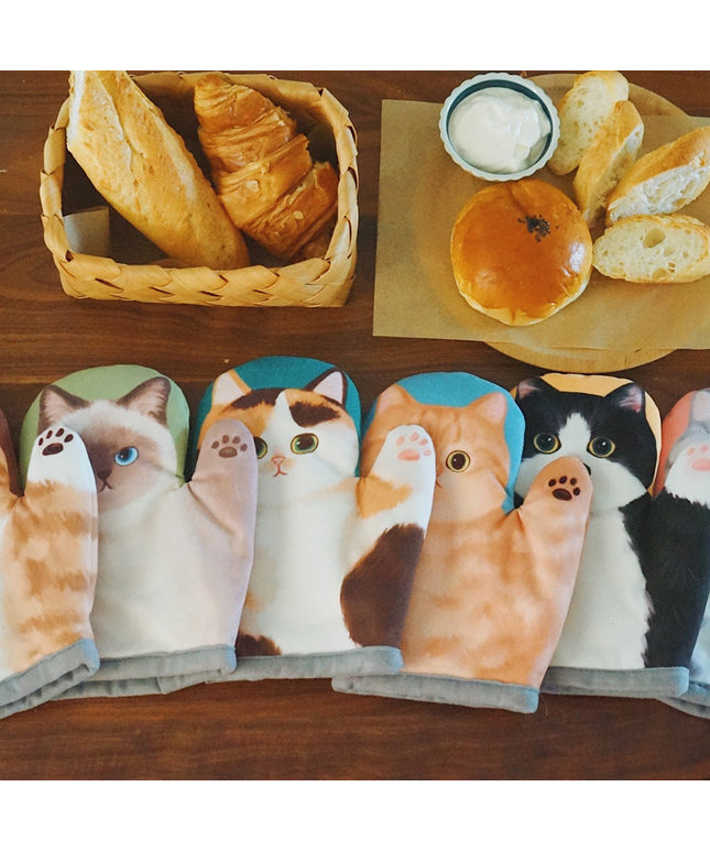 Cat Design Oven Gloves 🐾 – Black & White, Orange Tabby, or Tabby with White Belly